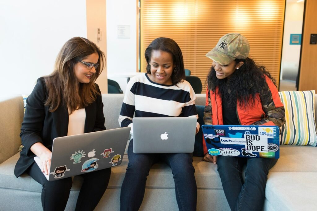 girls learning with the laptop 