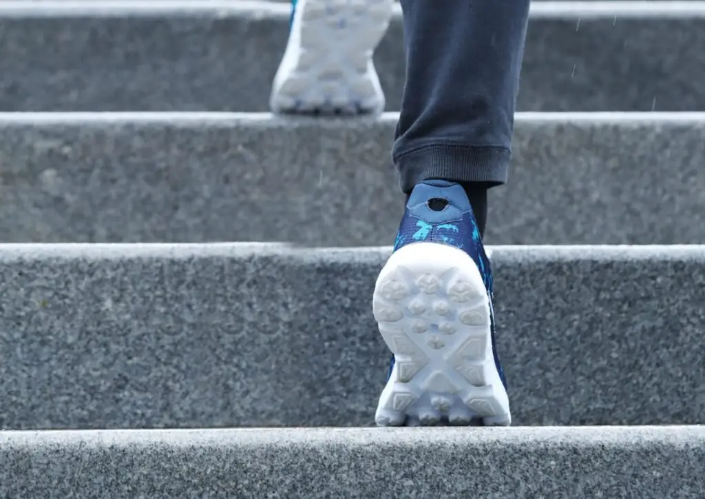 foot closeup of a walking women